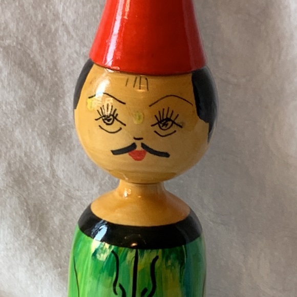 Vintage Hand Painted Wooden Spindle Doll - Picture 2 of 10